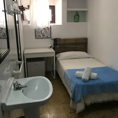 Vendégház Casa De Huespedes La Pena 2*